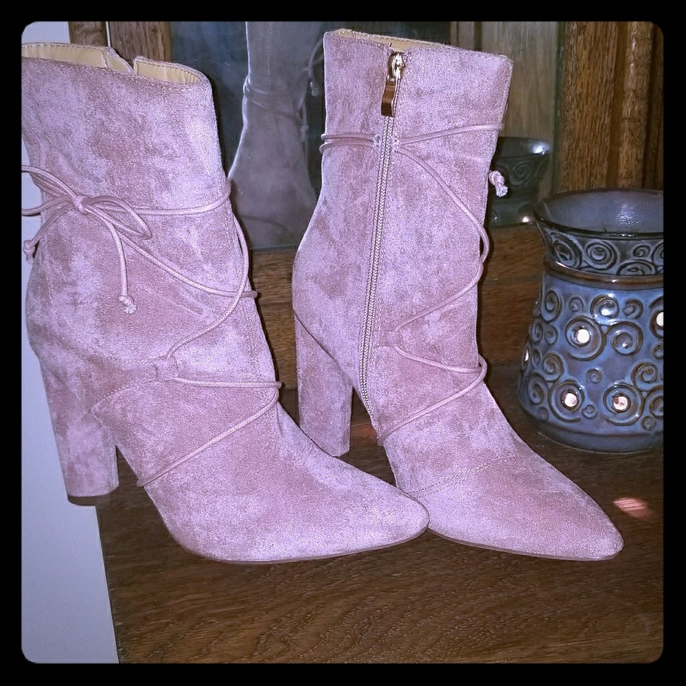 Pink/mauve seude boots